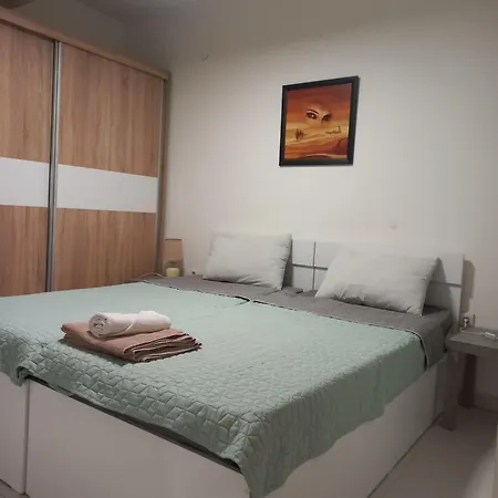 Sani Free Parking سكوبجي
